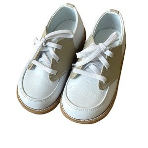 Trimfoot Company Leather Saddle Oxford White/Tan Toddler Baby Shoes Size 8.
